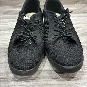ED Ellen DeGeneres LOVE Sneakers | Black Knit | Women’s 8.5